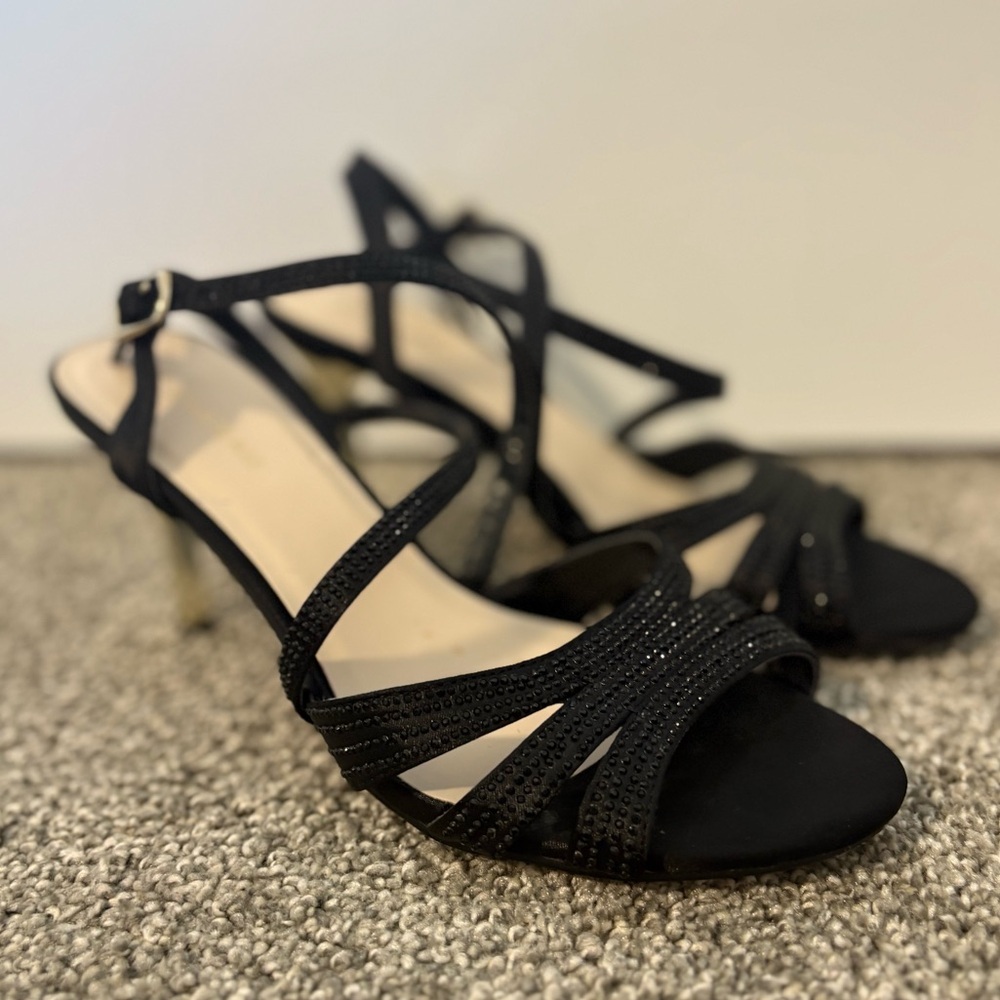 Le Chateau Elegant Black Strappy‎ Women's Sandals Size 7